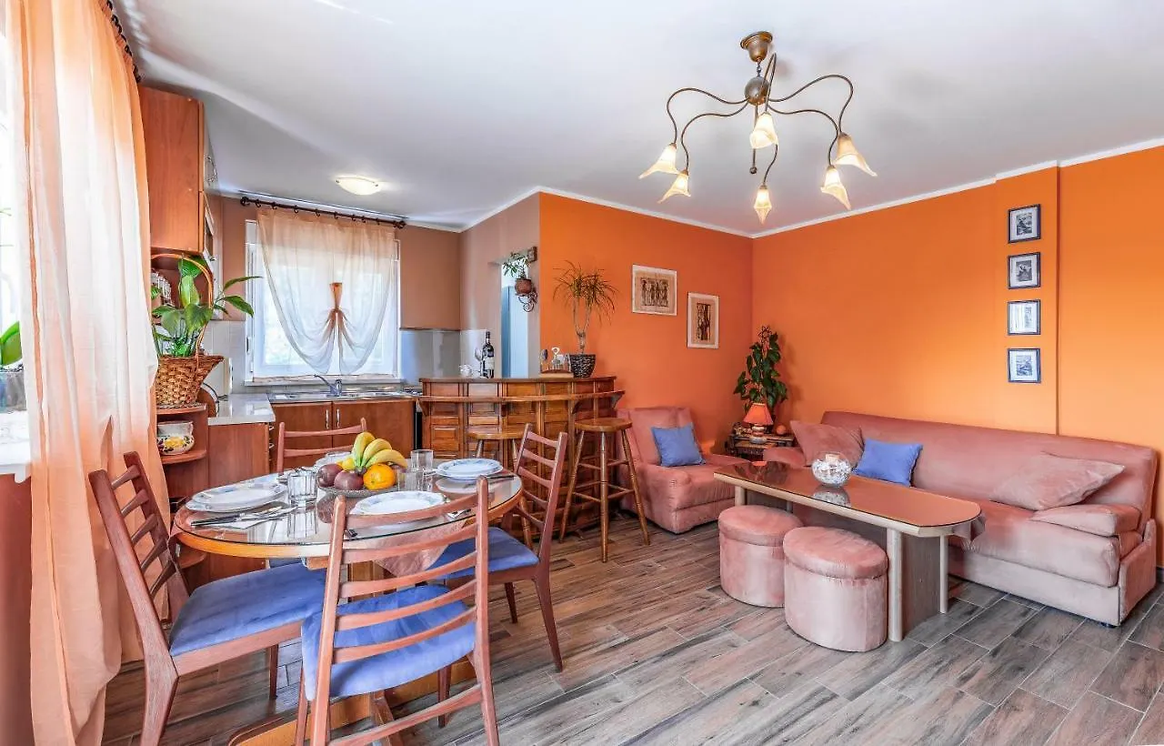Apartment Meri Liznjan Croatia
